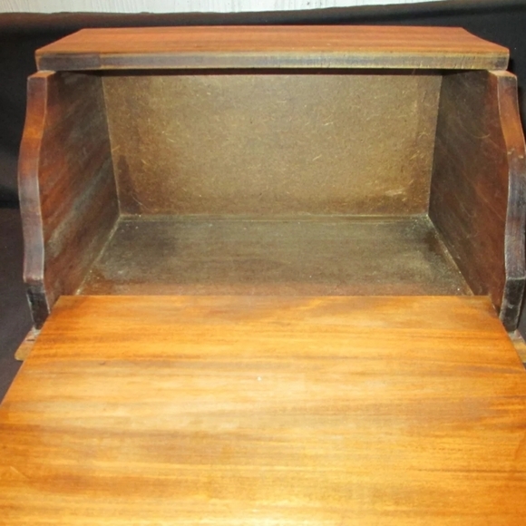 Large Vintage "NR" Solid Wood Hand Crafted Bread Box - Picture 2 of 4